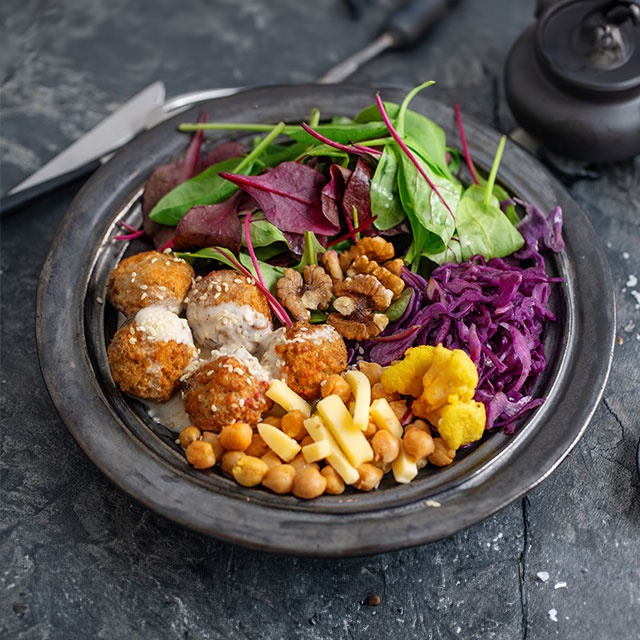 a salda, fried and chickpea bites